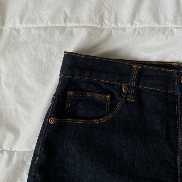 Forever21 high rise denim shorts - Picture 2 of 4